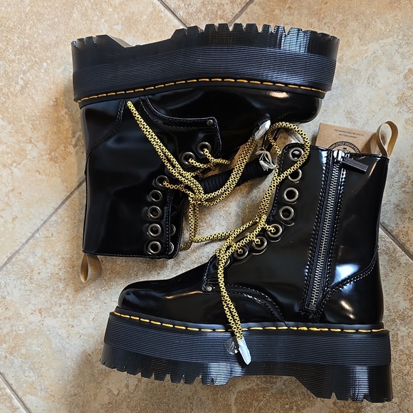 Dr Martens Vegan Jadon Boot Max Platforms NWOB - Picture 9 of 14
